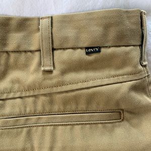Mens Levi Khaki shorts